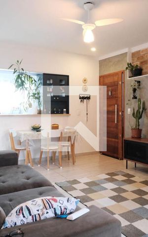Casa à venda com 210m², 2 quartos e 3 vagasSala