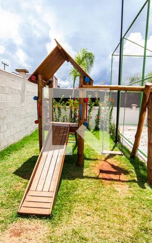 Apartamento para alugar com 47m², 2 quartos e 1 vaga Apartamento para alugar com 47m², 2 quartos e 1 vagaÁrea comum - Playground
