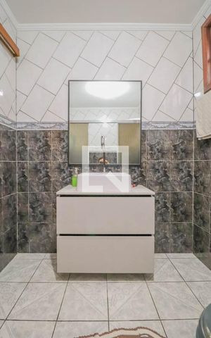 Casa à venda com 290m², 3 quartos e 2 vagas Casa à venda com 290m², 3 quartos e 2 vagasBanheiro