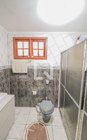 Casa à venda com 290m², 3 quartos e 2 vagas Casa à venda com 290m², 3 quartos e 2 vagasBanheiro