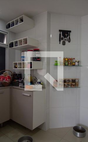 Apartamento à venda com 226m², 3 quartos e 3 vagas Apartamento à venda com 226m², 3 quartos e 3 vagasCozinha