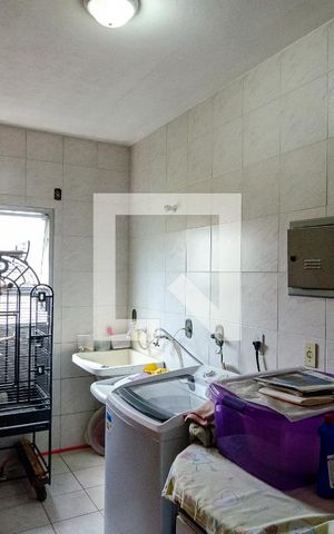 Casa à venda com 330m², 5 quartos e 4 vagas Casa à venda com 330m², 5 quartos e 4 vagasLavanderia