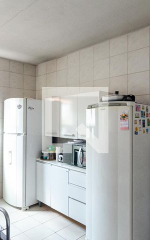 Casa à venda com 330m², 5 quartos e 4 vagas Casa à venda com 330m², 5 quartos e 4 vagasCozinha