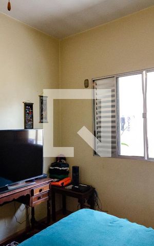 Casa à venda com 330m², 5 quartos e 4 vagas Casa à venda com 330m², 5 quartos e 4 vagasQuarto 1