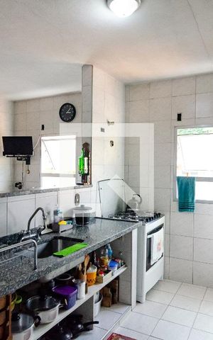 Casa à venda com 330m², 5 quartos e 4 vagas Casa à venda com 330m², 5 quartos e 4 vagasCozinha