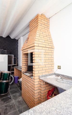 Casa à venda com 330m², 5 quartos e 4 vagas Casa à venda com 330m², 5 quartos e 4 vagasChurrasqueira