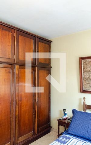 Casa à venda com 330m², 5 quartos e 4 vagas Casa à venda com 330m², 5 quartos e 4 vagasQuarto 5