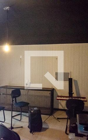 Casa à venda com 330m², 5 quartos e 4 vagas Casa à venda com 330m², 5 quartos e 4 vagasStúdio 1