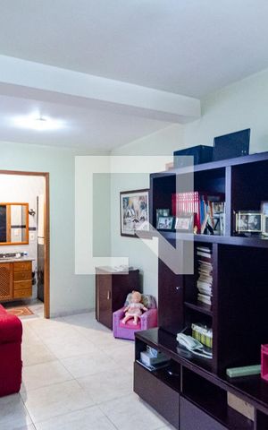 Casa à venda com 330m², 5 quartos e 4 vagas Casa à venda com 330m², 5 quartos e 4 vagasSala 2