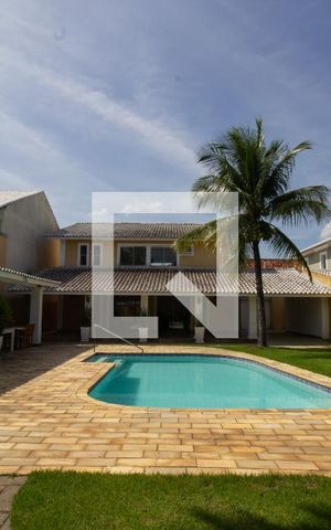 Casa à venda com 370m², 5 quartos e 3 vagas Casa à venda com 370m², 5 quartos e 3 vagasQuintal