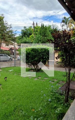Casa de condomínio à venda com 282m², 3 quartos e 3 vagas Casa de condomínio à venda com 282m², 3 quartos e 3 vagasÁrea Externa