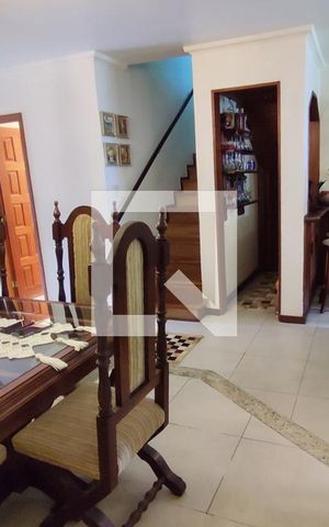 Casa de condomínio à venda com 282m², 3 quartos e 3 vagas Casa de condomínio à venda com 282m², 3 quartos e 3 vagasSala de Jantar