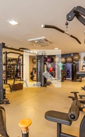 Apartamento à venda com 300m², 3 quartos e 3 vagas Apartamento à venda com 300m², 3 quartos e 3 vagasAcademia