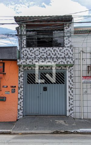 Casa à venda com 160m², 2 quartos e 1 vagaFachada