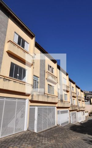 Casa à venda com 110m², 3 quartos e 2 vagasFachada