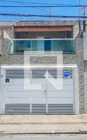 Casa à venda com 98m², 2 quartos e 2 vagasFachada