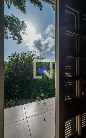 Casa de condomínio à venda com 242m², 4 quartos e 2 vagas Casa de condomínio à venda com 242m², 4 quartos e 2 vagasSótão