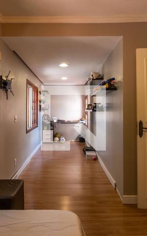 Casa de condomínio à venda com 242m², 4 quartos e 2 vagas Casa de condomínio à venda com 242m², 4 quartos e 2 vagasQuarto 2