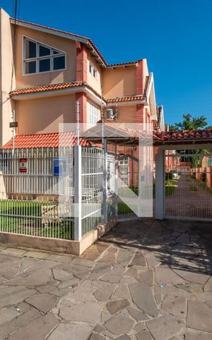Casa de condomínio à venda com 242m², 4 quartos e 2 vagas Casa de condomínio à venda com 242m², 4 quartos e 2 vagasFachada