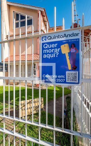Casa de condomínio à venda com 242m², 4 quartos e 2 vagas Casa de condomínio à venda com 242m², 4 quartos e 2 vagasFachada