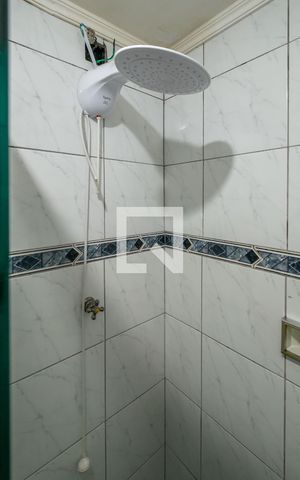 Casa de condomínio à venda com 242m², 4 quartos e 2 vagas Casa de condomínio à venda com 242m², 4 quartos e 2 vagasBanheiro 2