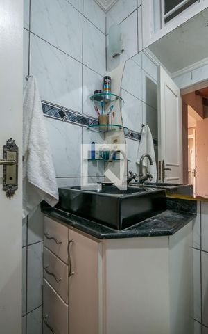 Casa de condomínio à venda com 242m², 4 quartos e 2 vagas Casa de condomínio à venda com 242m², 4 quartos e 2 vagasBanheiro 2