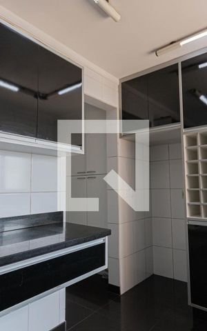 Apartamento à venda com 128m², 3 quartos e 1 vaga Apartamento à venda com 128m², 3 quartos e 1 vagaCozinha