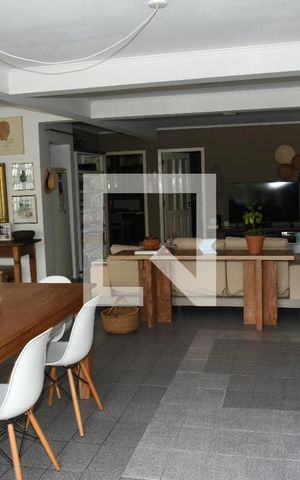 Casa à venda com 400m², 3 quartos e 3 vagasSalão de Festas