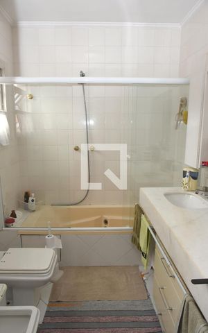 Casa à venda com 400m², 3 quartos e 3 vagasBanheiro da Suíte