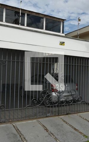 Casa à venda com 400m², 3 quartos e 3 vagasFachada
