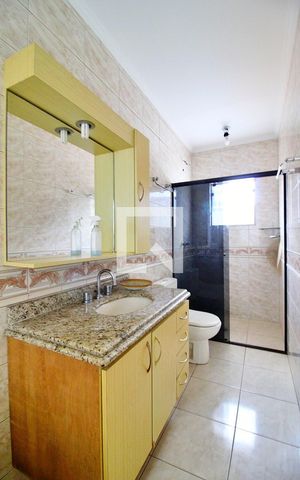 Casa à venda com 260m², 3 quartos e 2 vagasBanheiro da Suíte