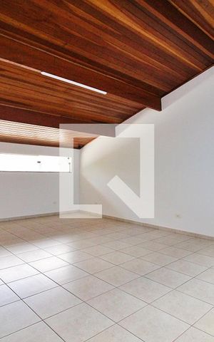 Casa à venda com 260m², 3 quartos e 2 vagasSótão