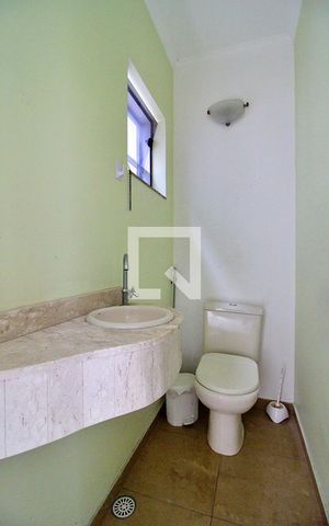 Casa à venda com 260m², 3 quartos e 2 vagasLavabo
