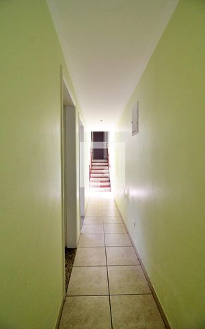 Casa à venda com 260m², 3 quartos e 2 vagasCorredor