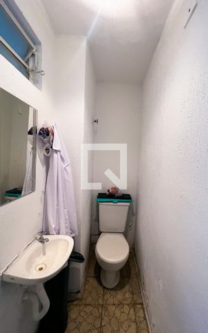 Casa à venda com 100m², 3 quartos e 2 vagasBanheiro de Serviço