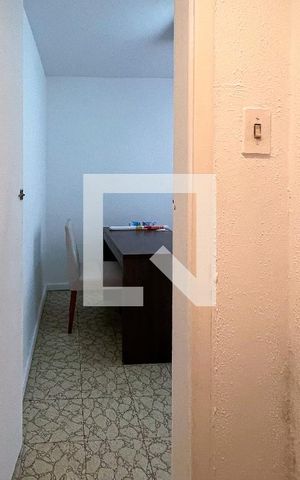 Casa à venda com 100m², 3 quartos e 2 vagasBanheiro de Serviço