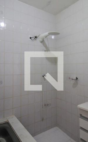 Casa à venda com 5400m², 4 quartos e 5 vagas Casa à venda com 5400m², 4 quartos e 5 vagasBanheiro