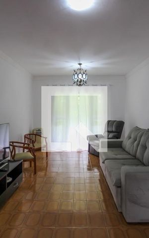 Casa à venda com 5400m², 4 quartos e 5 vagas Casa à venda com 5400m², 4 quartos e 5 vagasSala