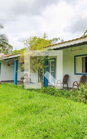 Casa à venda com 5400m², 4 quartos e 5 vagas Casa à venda com 5400m², 4 quartos e 5 vagasQuintal