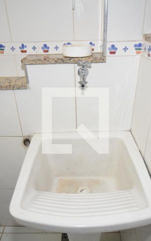 Apartamento à venda com 77m², 2 quartos e 1 vagaÁrea de Serviço