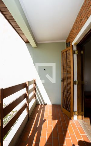 Casa à venda com 249m², 4 quartos e 2 vagas Casa à venda com 249m², 4 quartos e 2 vagasVaranda da Suíte 1