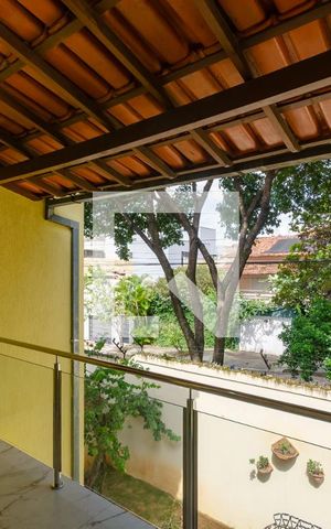 Casa para alugar com 340m², 4 quartos e 4 vagas Casa para alugar com 340m², 4 quartos e 4 vagasVaranda