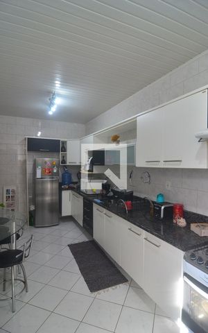 Apartamento à venda com 76m², 2 quartos e 2 vagasCozinha