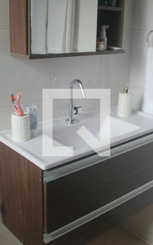 Casa à venda com 122m², 3 quartos e 2 vagasBanheiro