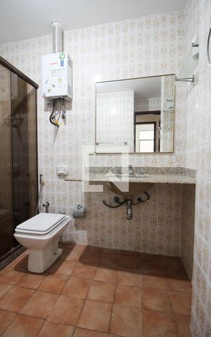 Apartamento para alugar com 70m², 2 quartos e sem vaga Apartamento para alugar com 70m², 2 quartos e sem vagaBanheiro Social
