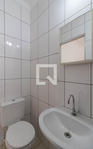 Casa à venda com 240m², 4 quartos e 1 vaga Casa à venda com 240m², 4 quartos e 1 vagaBanheiro da Suíte 1