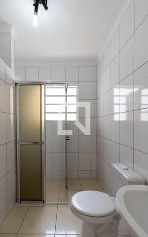 Casa à venda com 240m², 4 quartos e 1 vaga Casa à venda com 240m², 4 quartos e 1 vagaBanheiro da Suíte 2 - Casa 2
