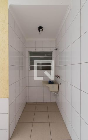 Casa à venda com 240m², 4 quartos e 1 vaga Casa à venda com 240m², 4 quartos e 1 vagaÁrea de Serviço - Casa 2