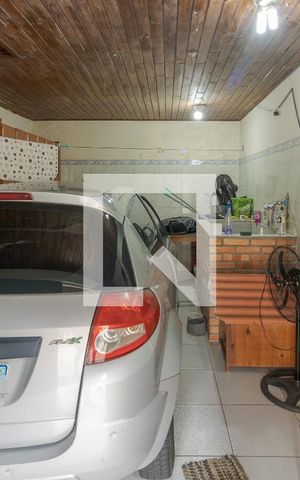 Casa à venda com 300m², 3 quartos e 5 vagas Casa à venda com 300m², 3 quartos e 5 vagasGaragem