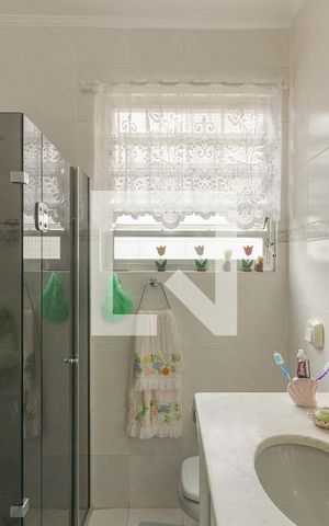 Casa à venda com 300m², 3 quartos e 5 vagas Casa à venda com 300m², 3 quartos e 5 vagasBanheiro